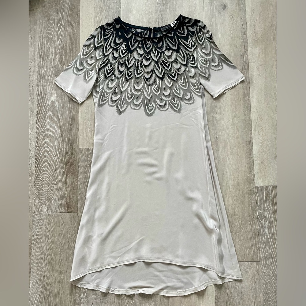 BCBGMaxAzria Tina Silk Feather Print Shift Dress with Slip Mini Gray Taupe